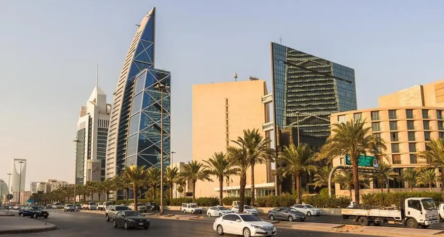 تفاصيل: صندوق الاستثمارات العامة يسعى للاستحواذ على 30% من شركة تابعة لـ\"سيرا القابضة\"